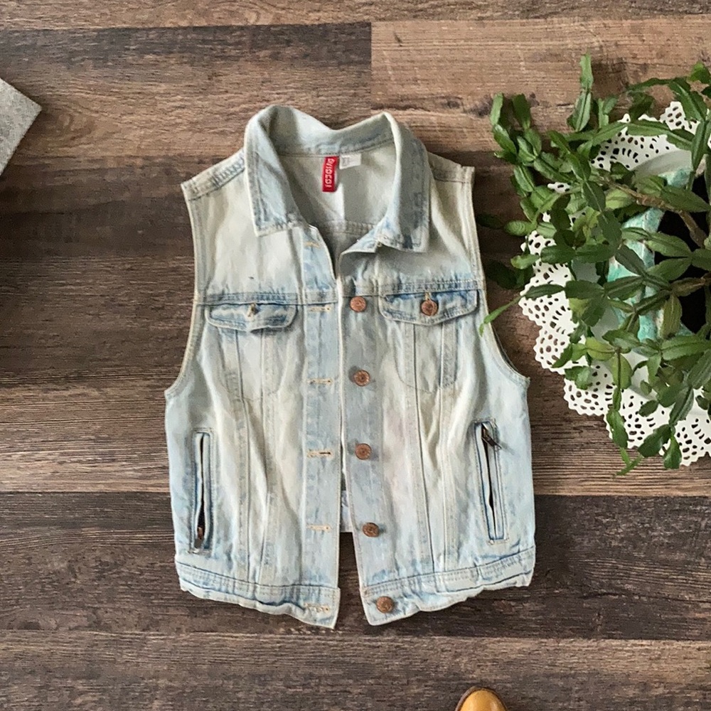 Jean Vest